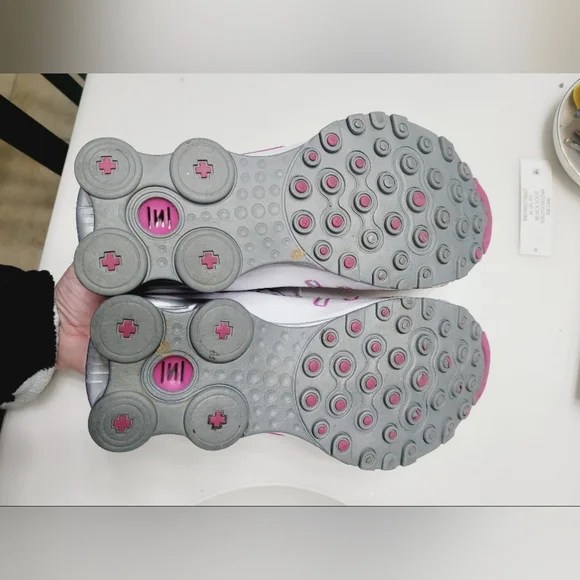 Womens Nike Shox Sneakers Pink & White Athletic Shoes - Picture 12 of 12
